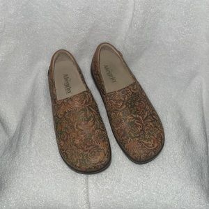 ALEGRIA CLOGS